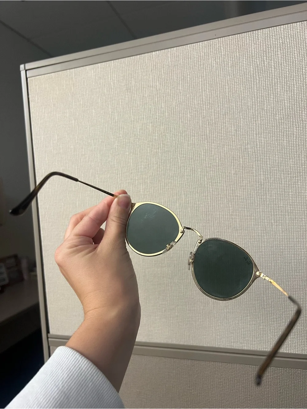 Ray-Ban Round Sunglasses — Black Frame with Dark Green Lenses
